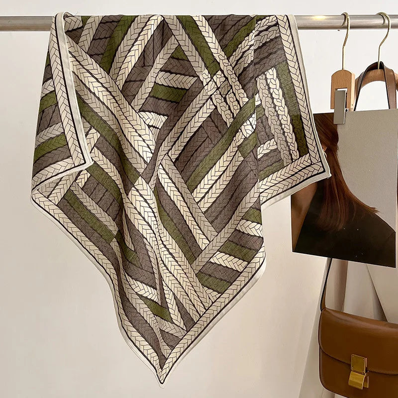 Quadratisches Bandana 68x68cm mit Baumwollprint, Kopftuch für Damen, Haar- und Halstuch, multifunktional für alle vier Jahreszeiten | Sansoti