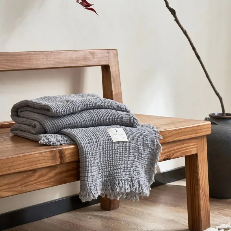 Baumwoll-Plaid, vierlagige Musselindecke mit Fransen, einfarbig, dekorativ und warm für Sofa, Bett und Schlafzimmer | Sansoti