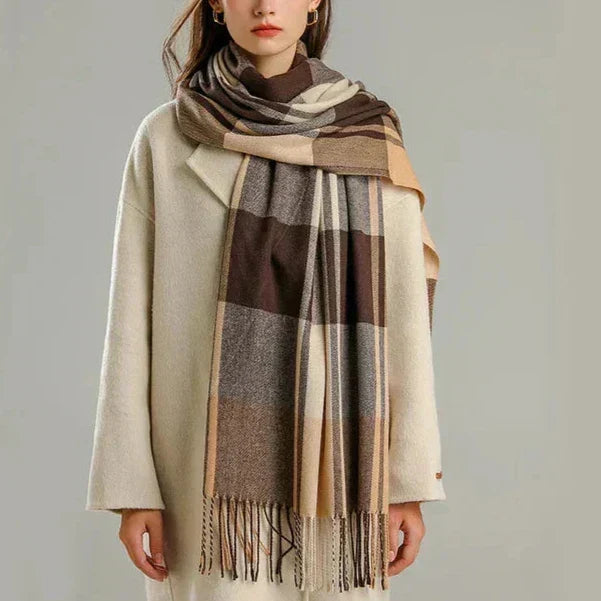 Karierter Schal mit klassischem Muster – Warmes und stilvolles Accessoire für Herbst und Winter | Sansoti
