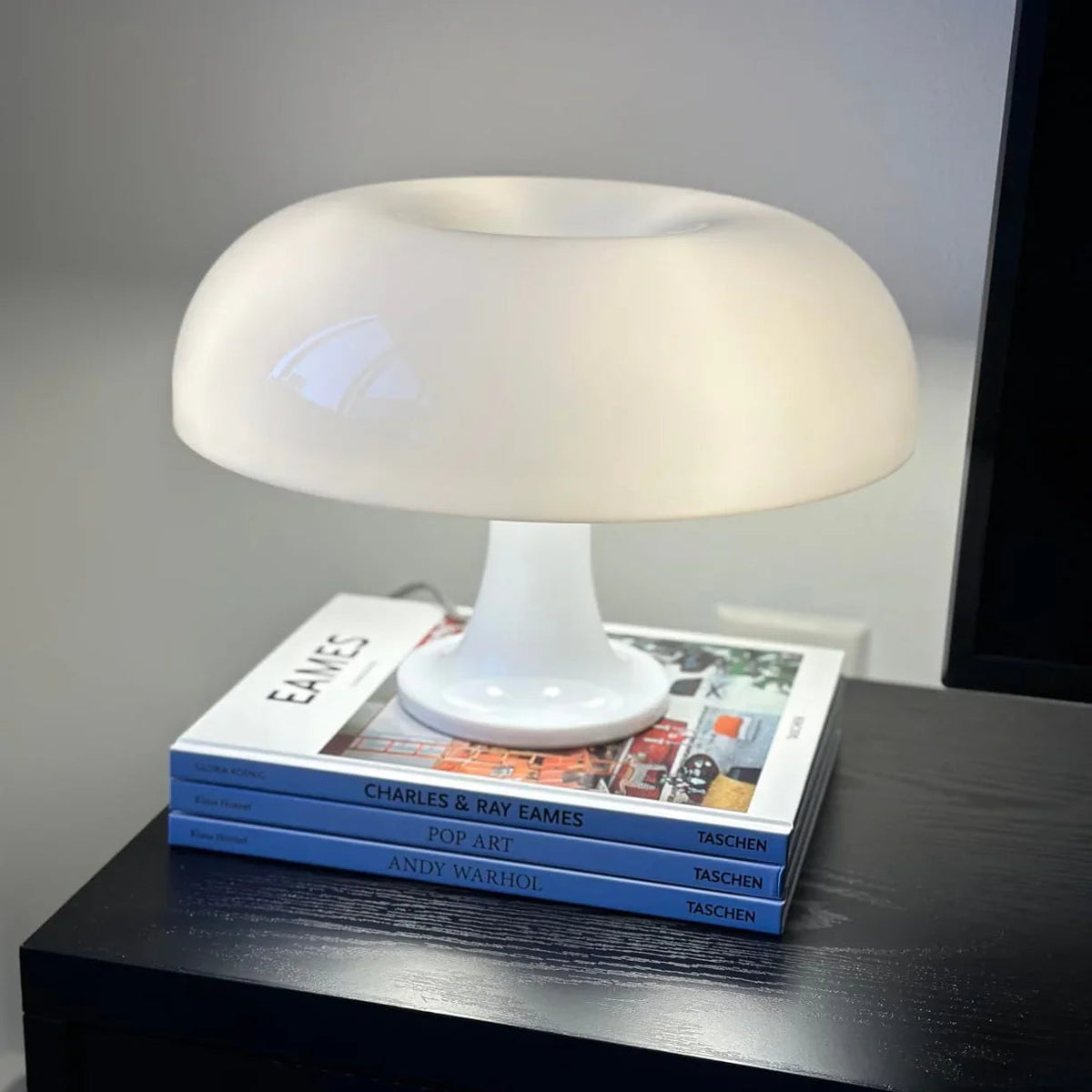 Lampa stołowa w stylu retro, grzybek, włoski design, PVC, 28 cm, ciepłe światło | Sansoti