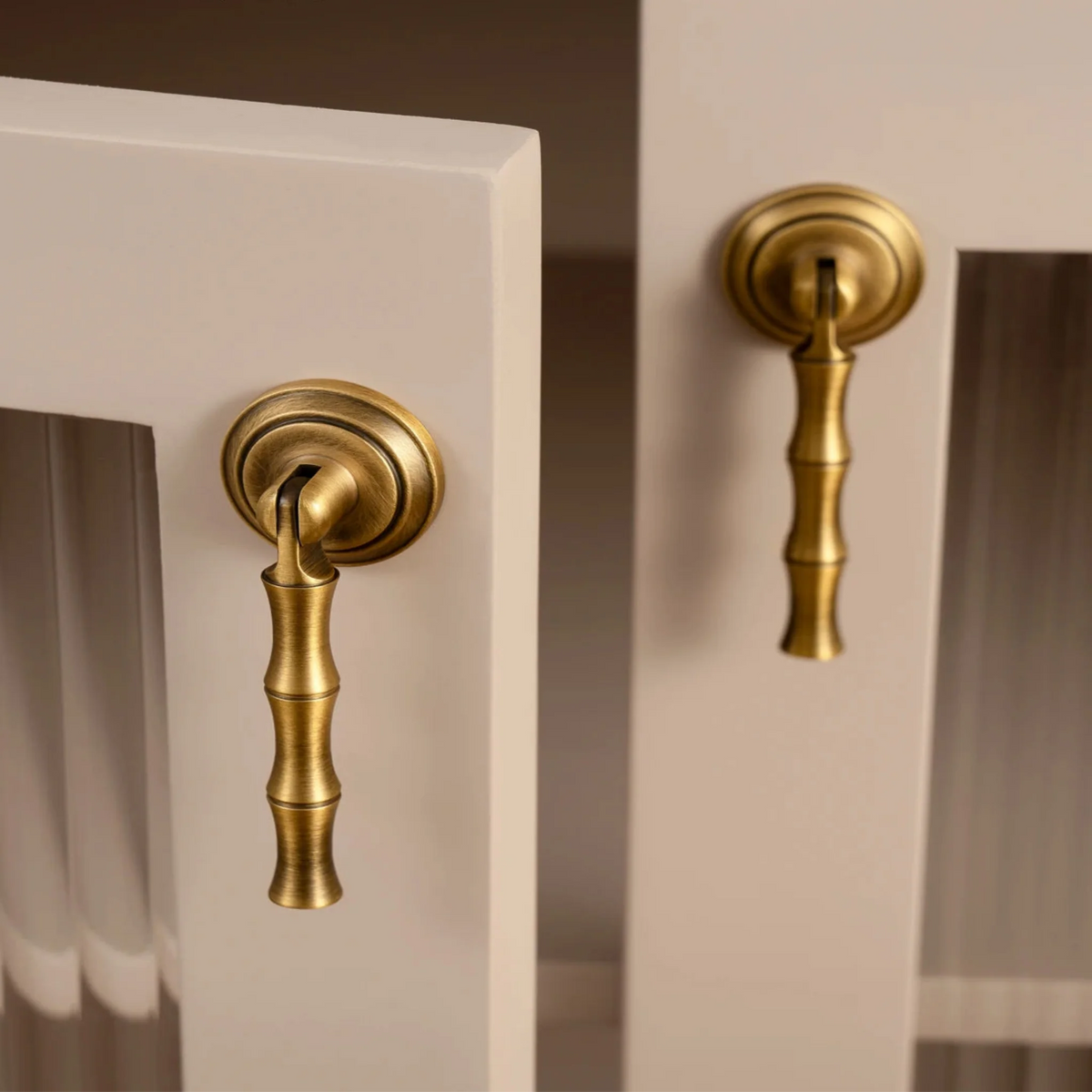 Brass Drawer Pulls Teardrop Shape Antique Bronze Cabinets Furniture Vintage Style Mid-Century Interior Cabinet Kitchen | Sansoti
