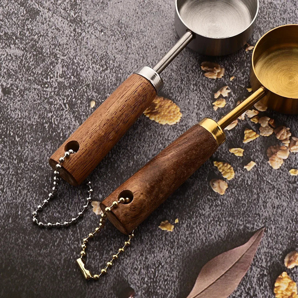 Messlöffel-Set 8-teilig aus Edelstahl mit Holzgriff – Nestbares Küchenwerkzeug zum Backen und Kochen | Sansoti