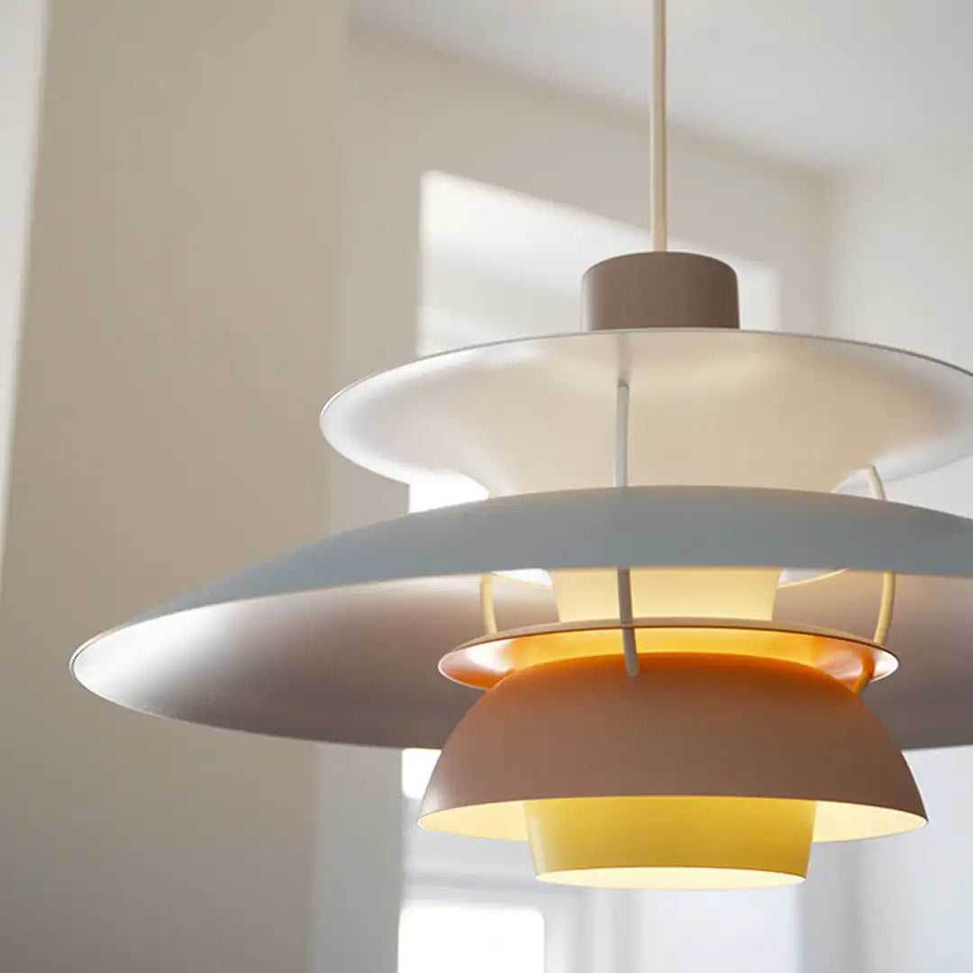 Bunte Hängeleuchte – Modernes Design mit mehreren Farben und Größen – Skandinavisch inspirierte Beleuchtung für Wohnzimmer, Esszimmer, Eingangsbereich | Sansoti