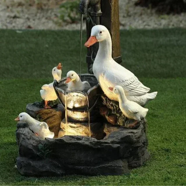Dekorative Gartenfigur mit Springbrunnen und LED-Beleuchtung, Ente oder Eichhörnchen, wetterfestes Kunstharz, Gartendekoration | Sansoti