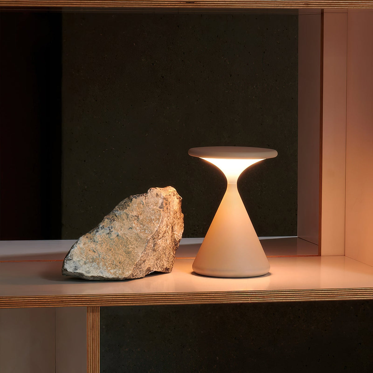Wireless Battery Table Lamp – 5200mAh USB Rechargeable – Touch Control – Warm & Cool Light – Indoor & Outdoor | Sansoti