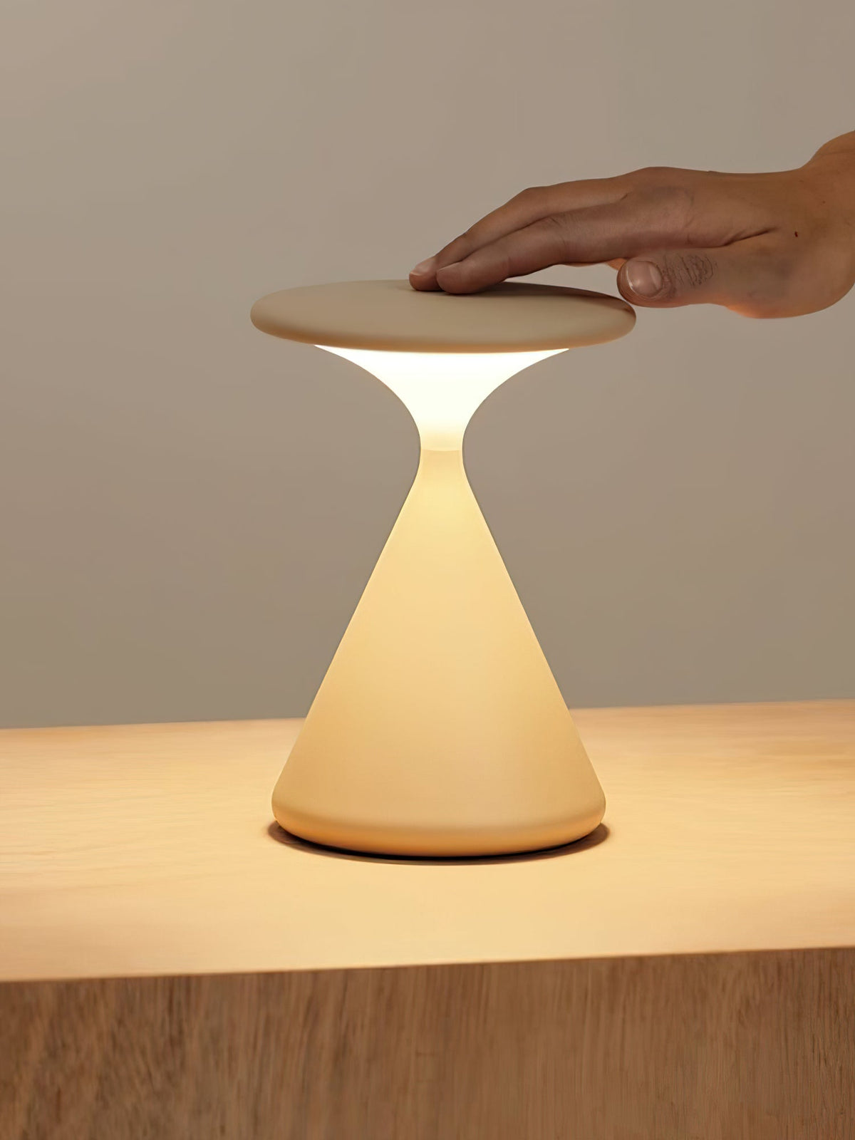 Wireless Battery Table Lamp – 5200mAh USB Rechargeable – Touch Control – Warm & Cool Light – Indoor & Outdoor | Sansoti