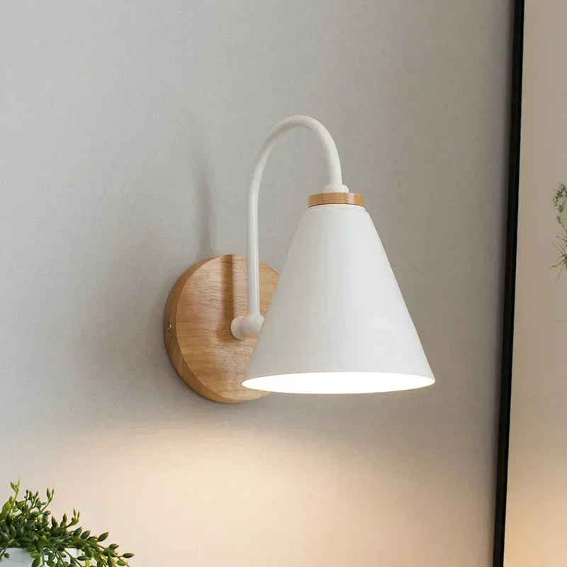Skandynawska lampa ścienna, żelazo i drewno, czarna i biała, E27 LED, do sypialni, salonu i biura, minimalistyczna, w stylu nordyckim | Sansoti