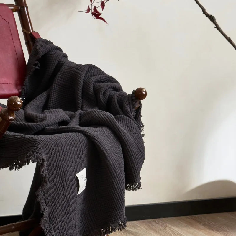 Baumwoll-Plaid, vierlagige Musselindecke mit Fransen, einfarbig, dekorativ und warm für Sofa, Bett und Schlafzimmer | Sansoti