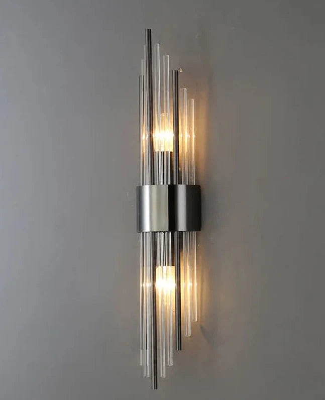 Kristall-Wandleuchte mit goldener Oberfläche für Schlafzimmer, Flur und Badezimmer - LED-Beleuchtung im luxuriösen Interieurdesign | Sansoti