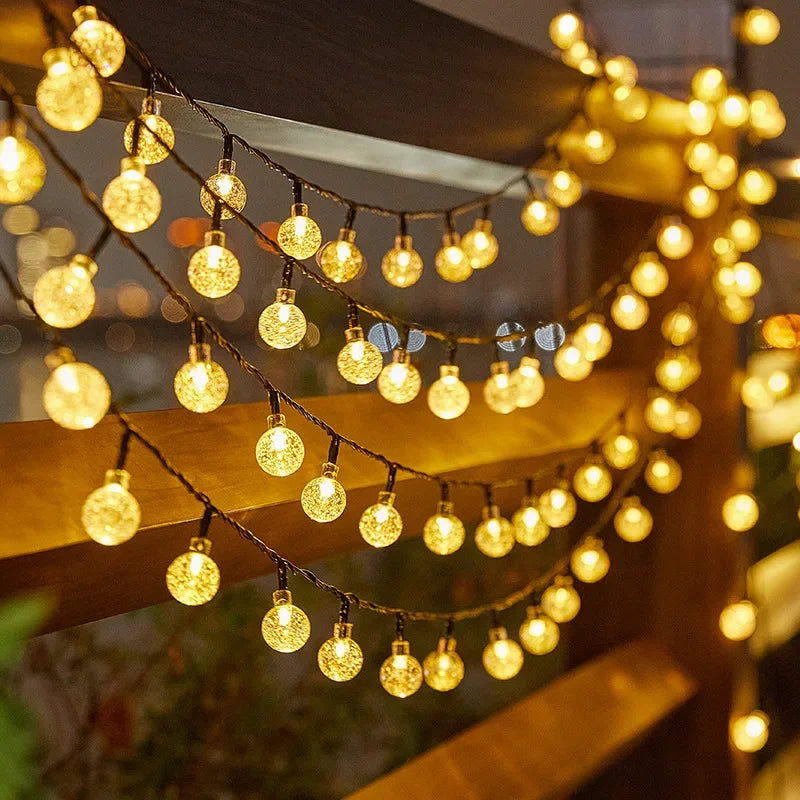 Stimmungsvolle Lichterkette mit Kugeln und Solarenergie, warmweißes Licht, Außenbeleuchtung für Garten, Terrasse, Balkon und Feier | Sansoti