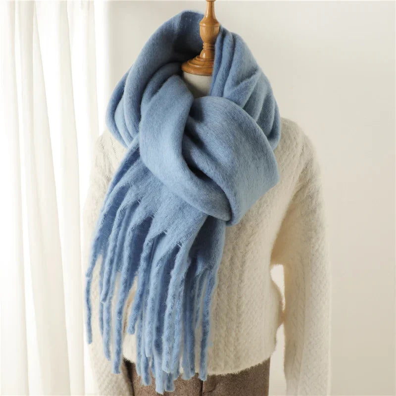 Luxuriöser Winterschal mit großen Quasten für Damen, 240x38cm, Kaschmir-Optik, warmer Halsschal und Stola für die Feiertage und den Winter | Sansoti
