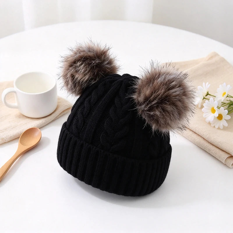 Gestrickte Wintermütze mit zwei Pompons für Damen, warmes Outdoor-Accessoire, elastisch, unifarben, lässig | Sansoti