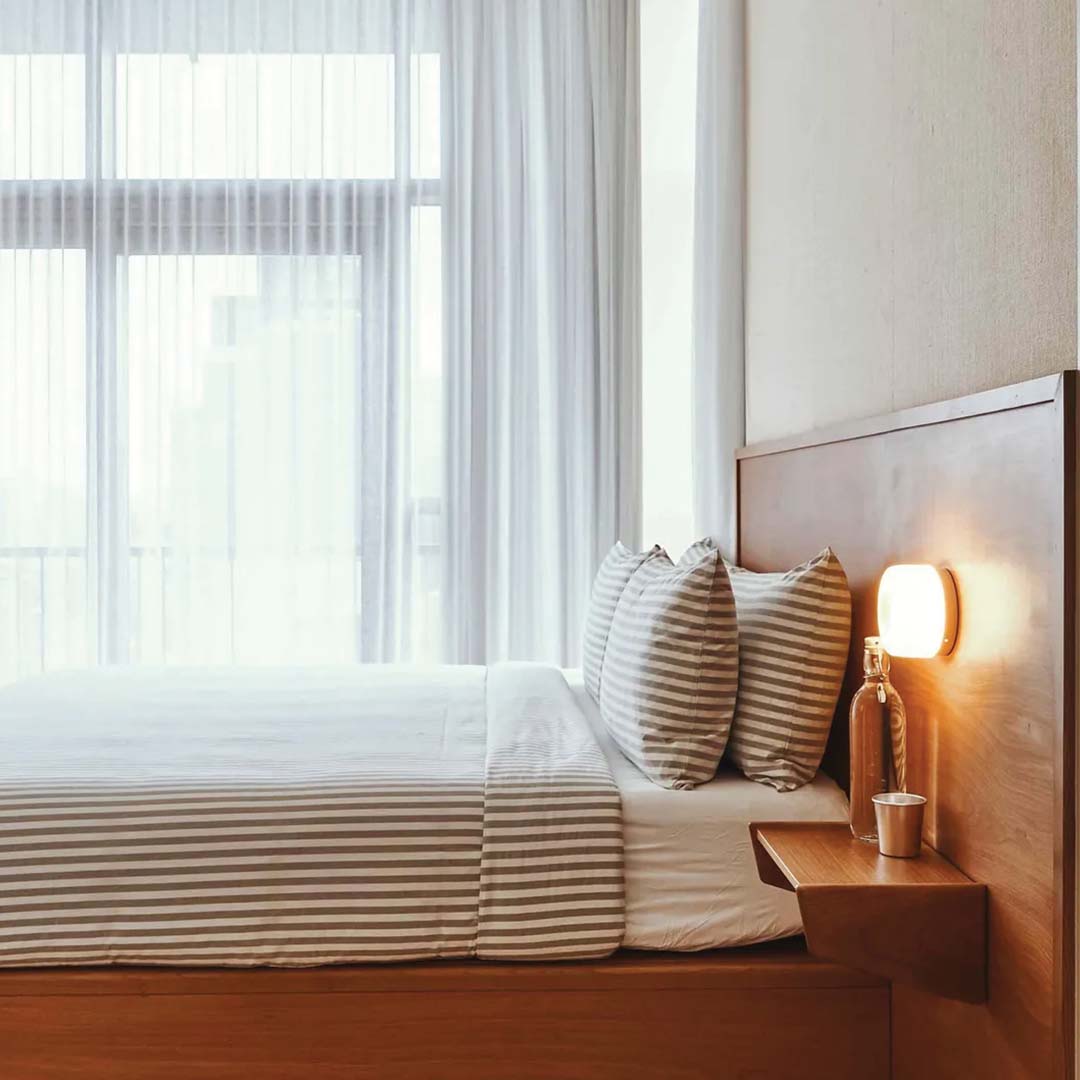 Modern LED Wall Lamp with Minimalist Design in Aluminum and Acrylic - Warm White Light for Living Room Bedroom Hall - Energy Efficient 10W 3000K - Stylish Dimmable Lighting for Luxury Interior | Sansoti
