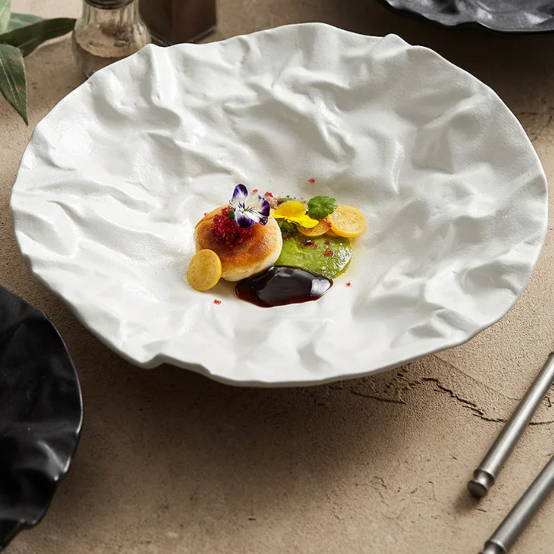 Ceramic Bowl with Tide Ripple Effect White Black Coastal Tableware 23cm 28cm | Sansoti