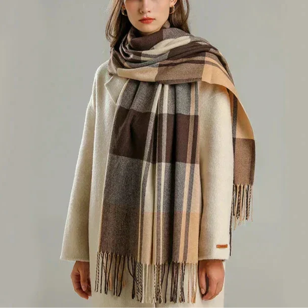 Karierter Schal mit klassischem Muster – Warmes und stilvolles Accessoire für Herbst und Winter | Sansoti