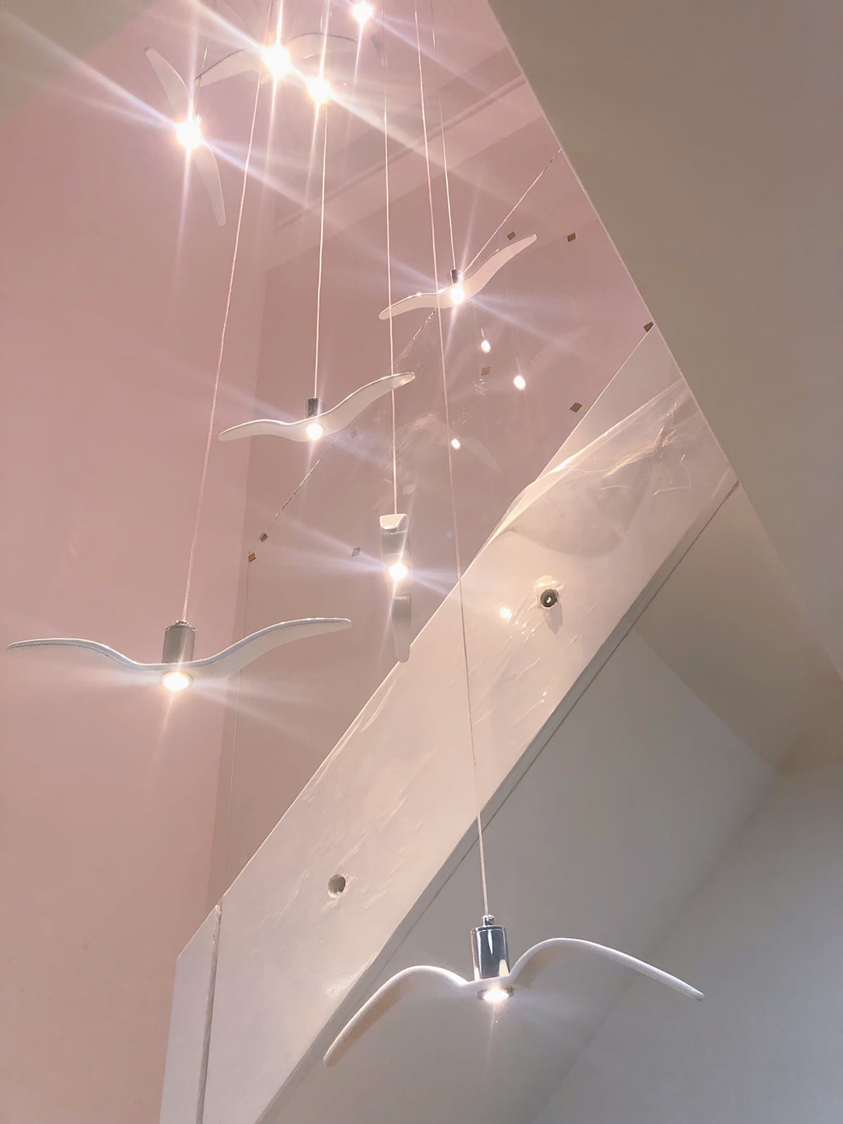 Suspension LED design oiseau résine aluminium blanc noir 3000K 4000K 6000K salon lampe pendante minimaliste organique plafonnier | Sansoti