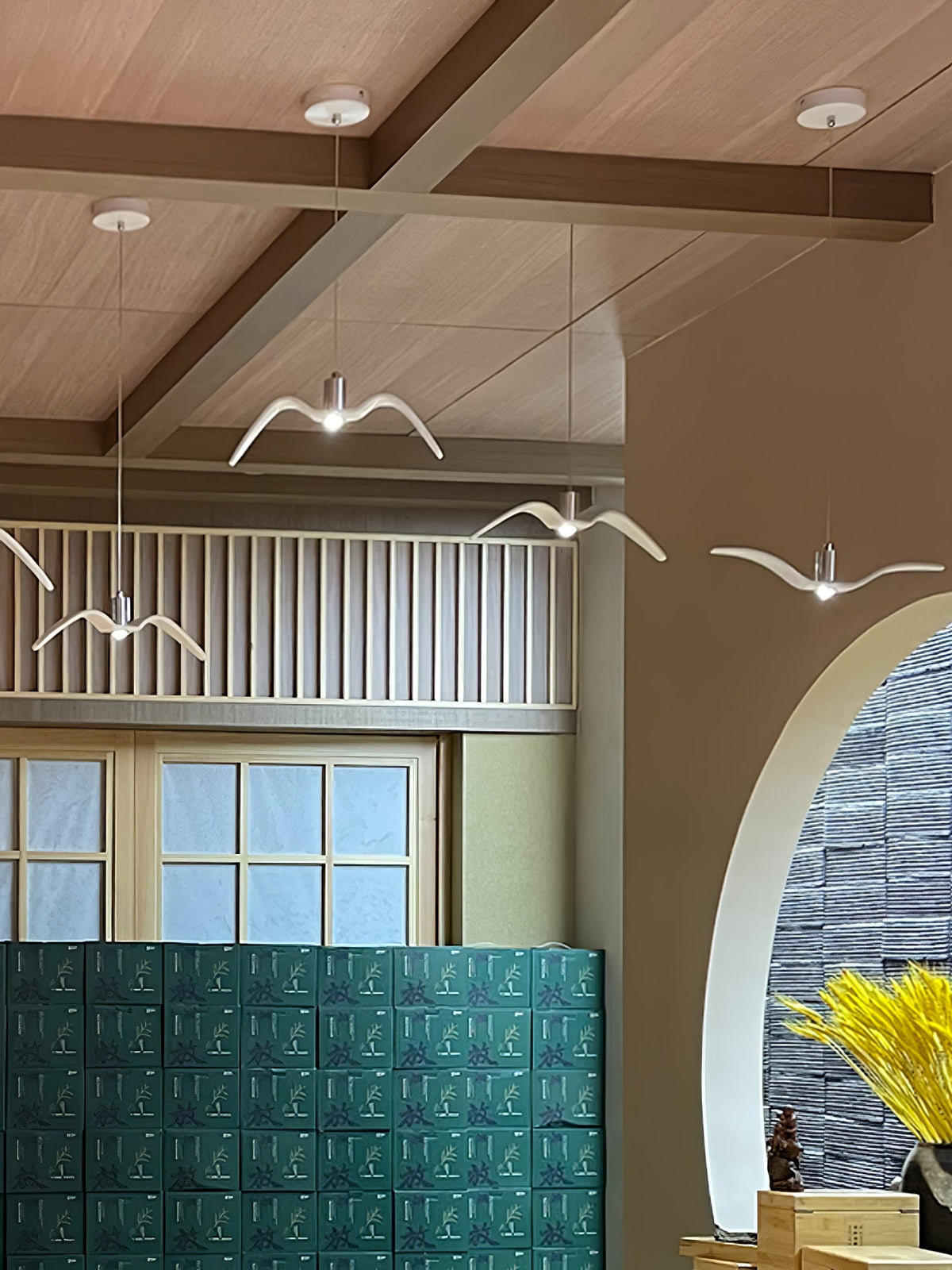 Suspension LED design oiseau résine aluminium blanc noir 3000K 4000K 6000K salon lampe pendante minimaliste organique plafonnier | Sansoti