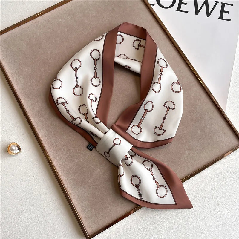 Satinschal mit Tierprint 76x13cm - Vielseitiges Halstuch-Accessoire für den täglichen und festlichen Gebrauch | Sansoti