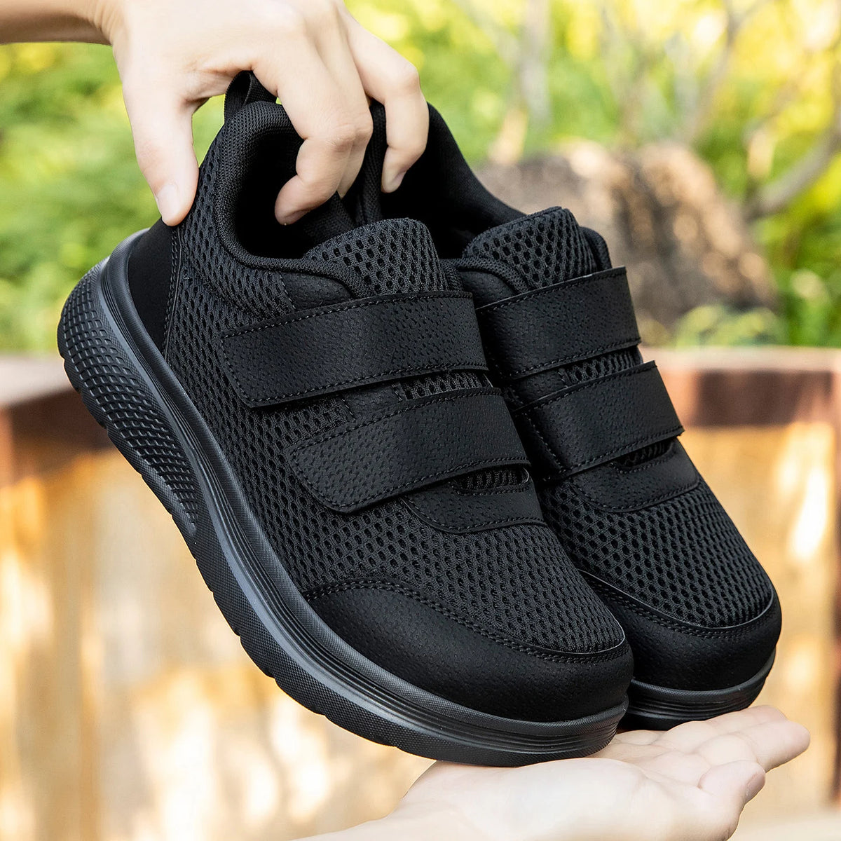 Verstellbare Wandersneaker, großzügige Passform, Klettverschluss, atmungsaktives Mesh, orthopädischer Komfort, für tägliches Wandern | Sansoti