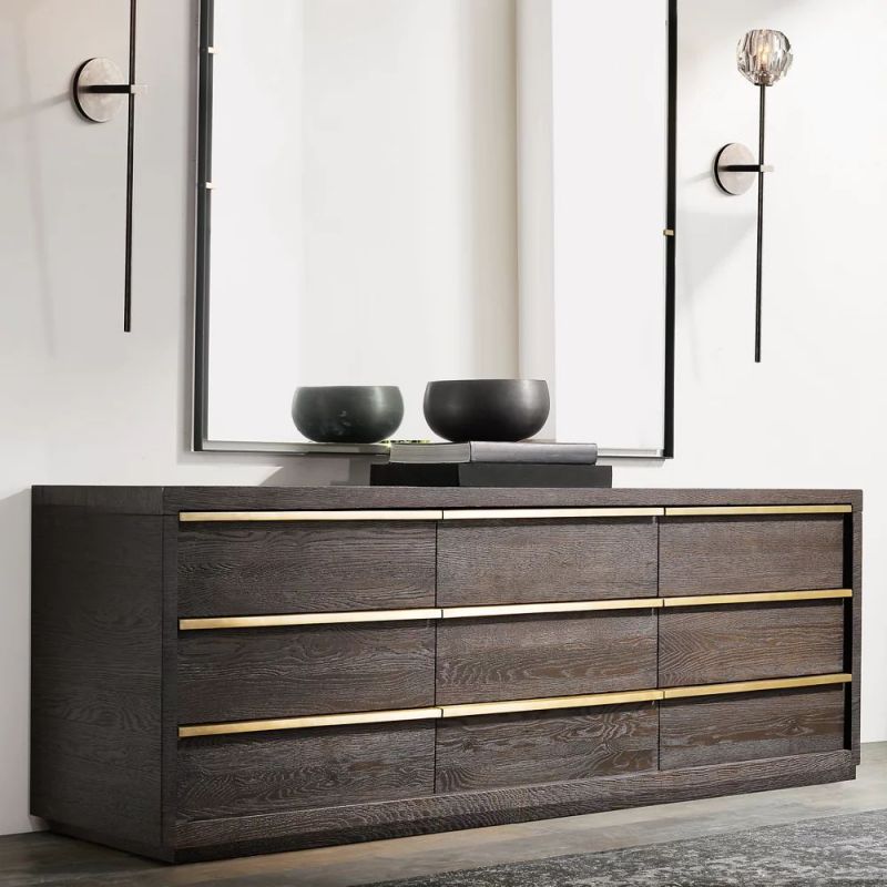 Kristall-Wandleuchte mit Glaskugel und Messing-Finish für stimmungsvolle Beleuchtung im Wohnzimmer, Schlafzimmer und Eingangsbereich | Sansoti