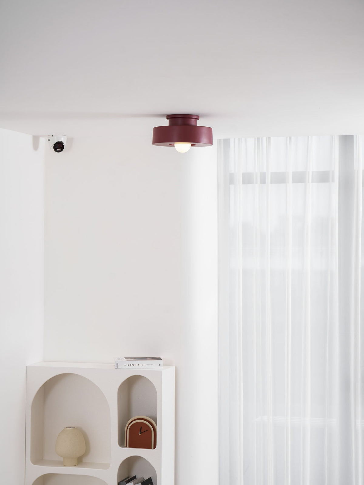 Simon ceiling lamp with stacked cylindrical shapes, resin, available in red, green and black, E26 E27 socket, Ø30×15cm, minimalist design, geometric sculptural lighting element | Sansoti