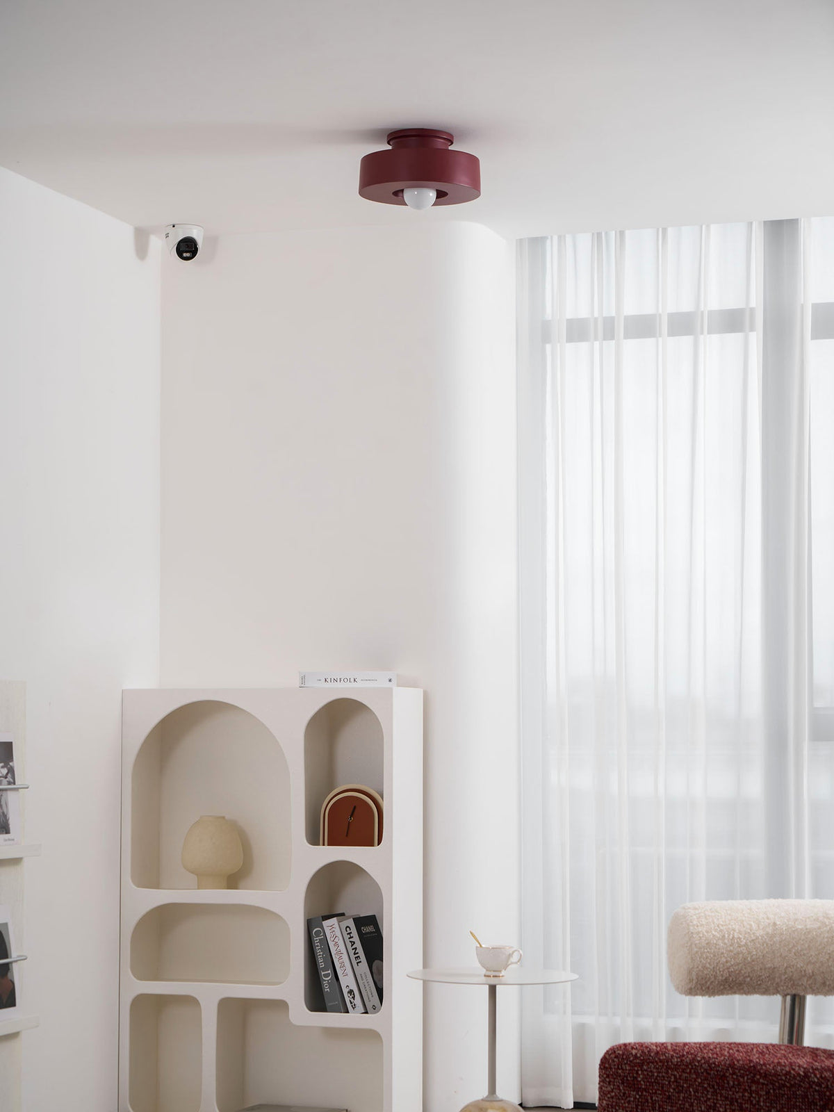 Simon ceiling lamp with stacked cylindrical shapes, resin, available in red, green and black, E26 E27 socket, Ø30×15cm, minimalist design, geometric sculptural lighting element | Sansoti