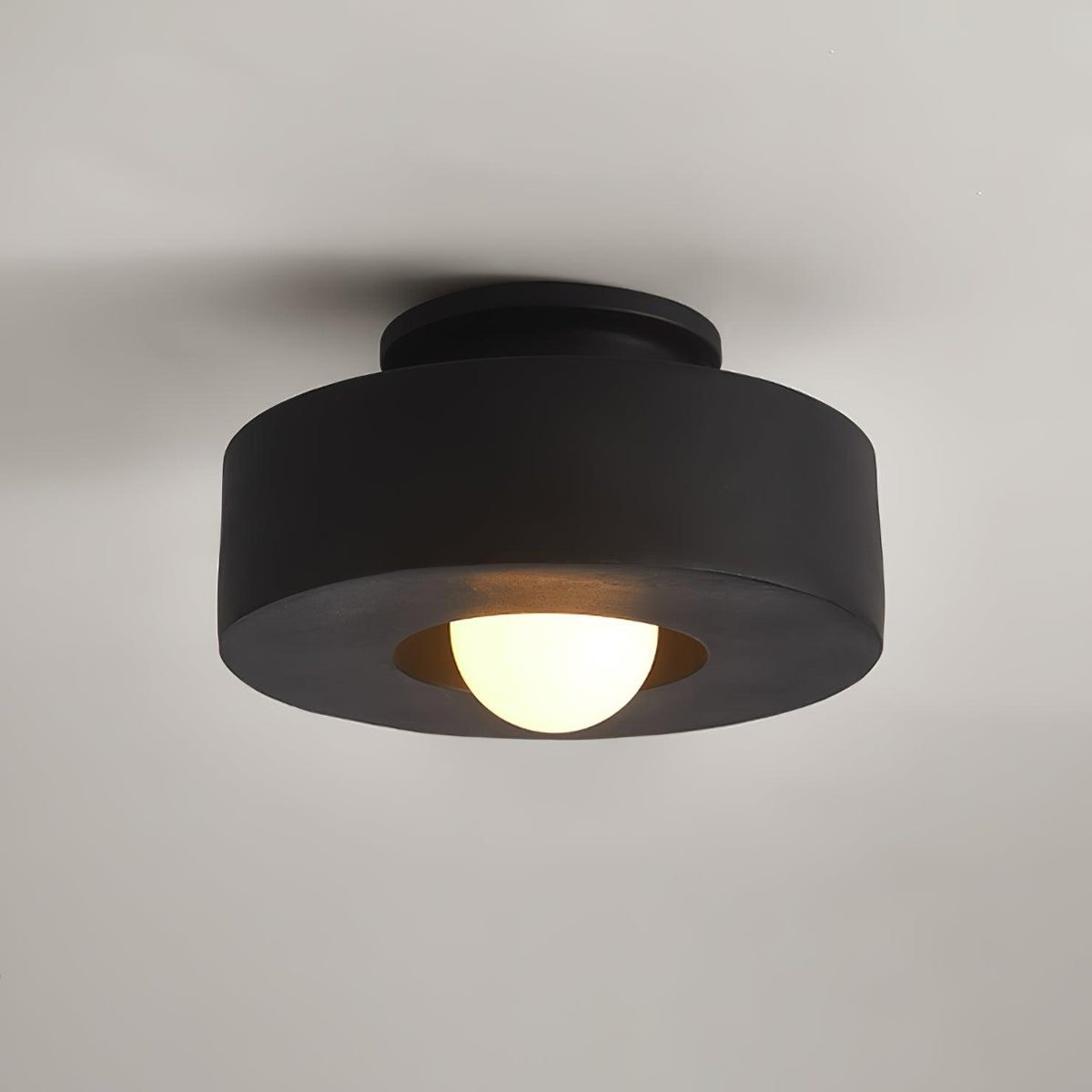 Simon ceiling lamp with stacked cylindrical shapes, resin, available in red, green and black, E26 E27 socket, Ø30×15cm, minimalist design, geometric sculptural lighting element | Sansoti