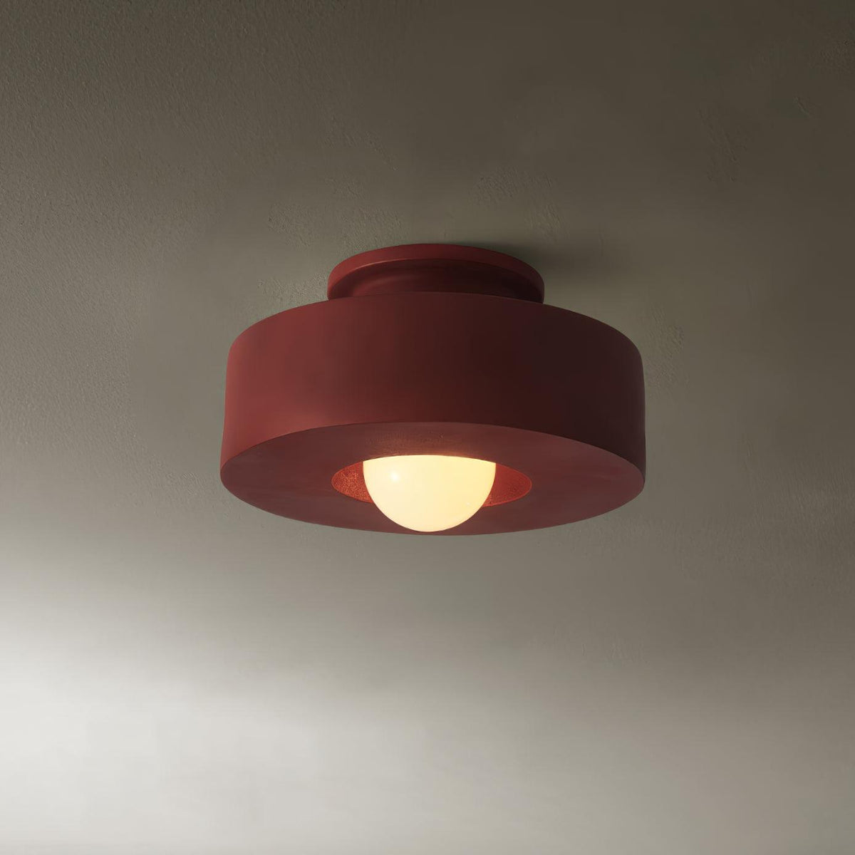 Simon ceiling lamp with stacked cylindrical shapes, resin, available in red, green and black, E26 E27 socket, Ø30×15cm, minimalist design, geometric sculptural lighting element | Sansoti