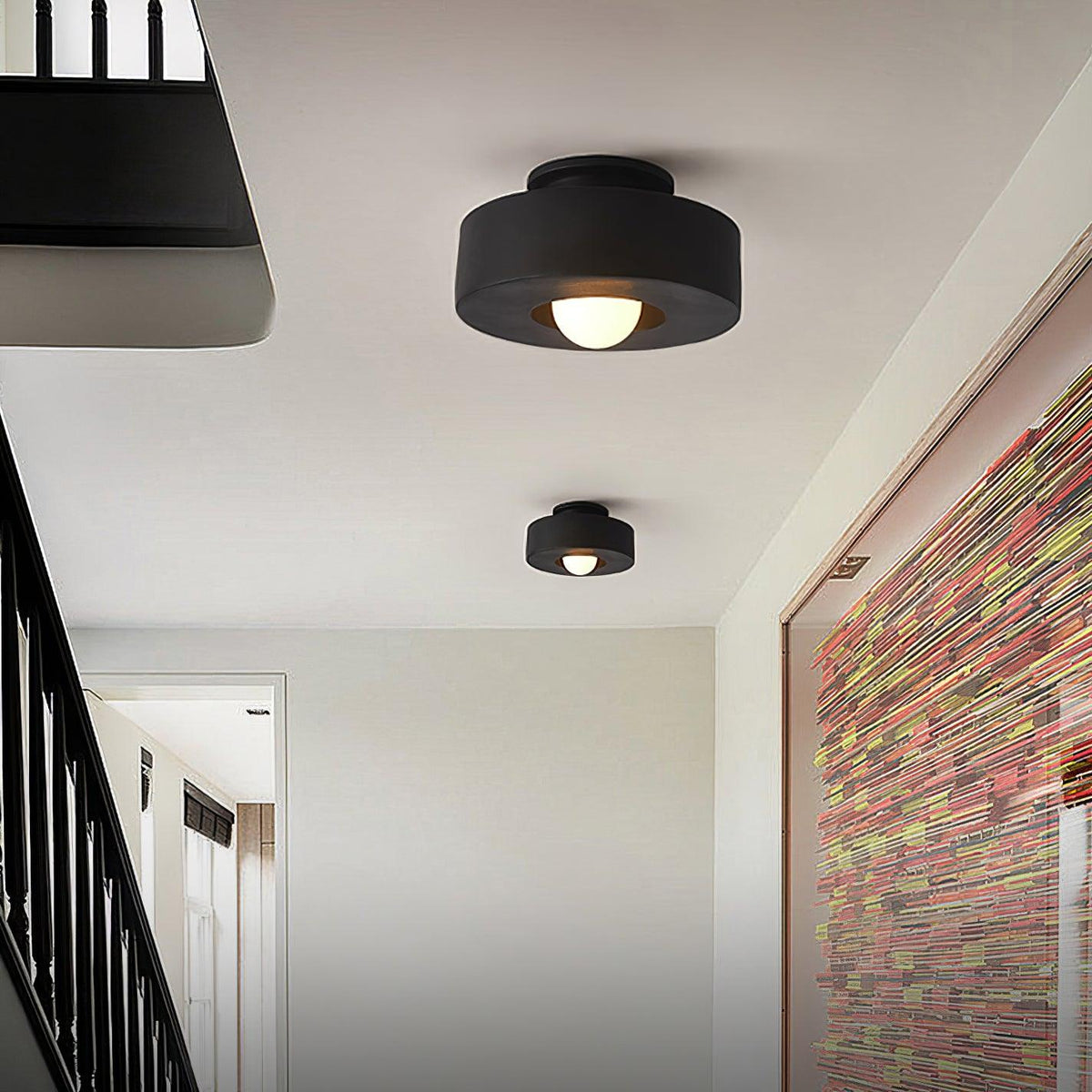 Simon ceiling lamp with stacked cylindrical shapes, resin, available in red, green and black, E26 E27 socket, Ø30×15cm, minimalist design, geometric sculptural lighting element | Sansoti