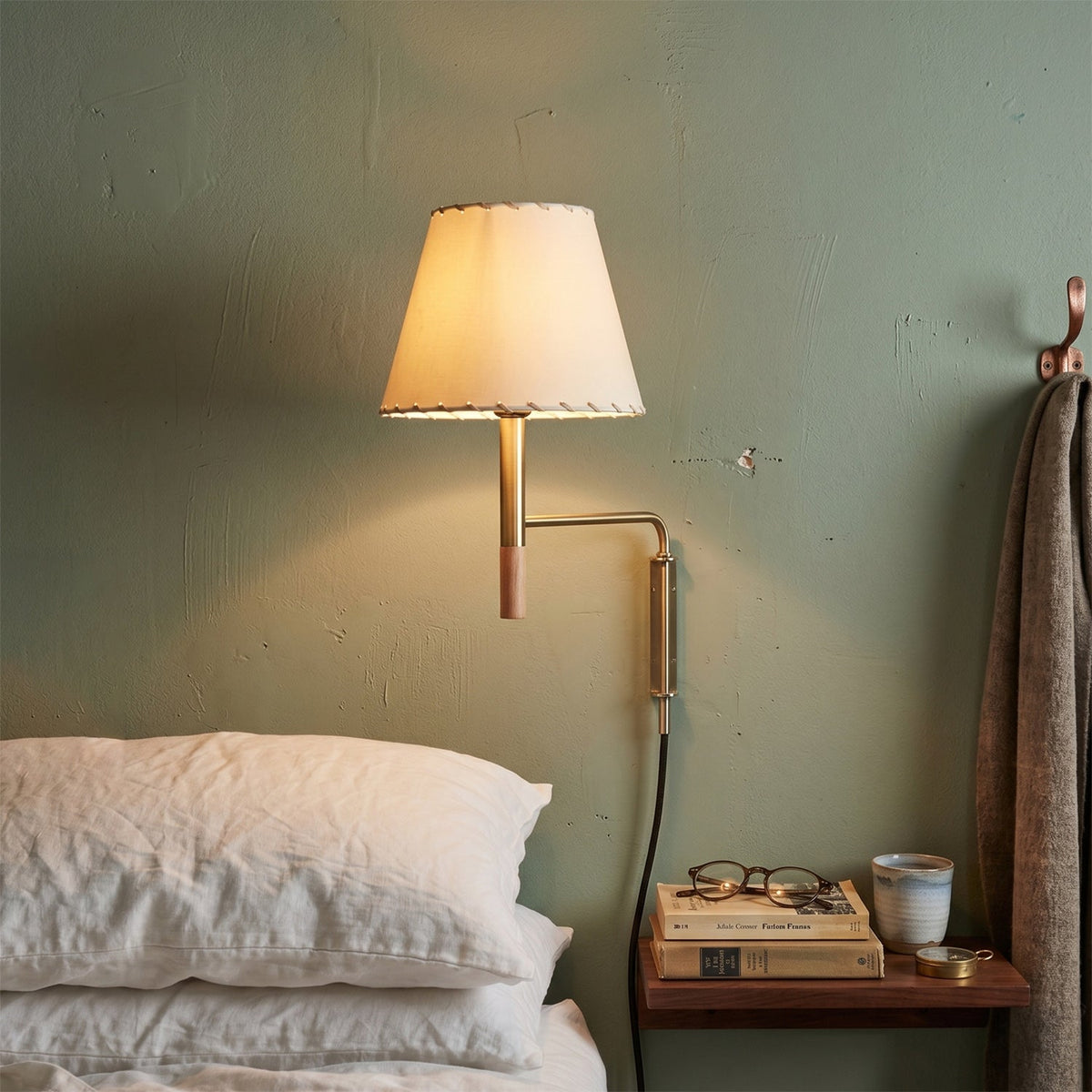 Adjustable Wall Lamp with Swivel Arm – Modern Design Reading Lamp with Hand-Knitted Parchment or Pleated Shade | Sansoti