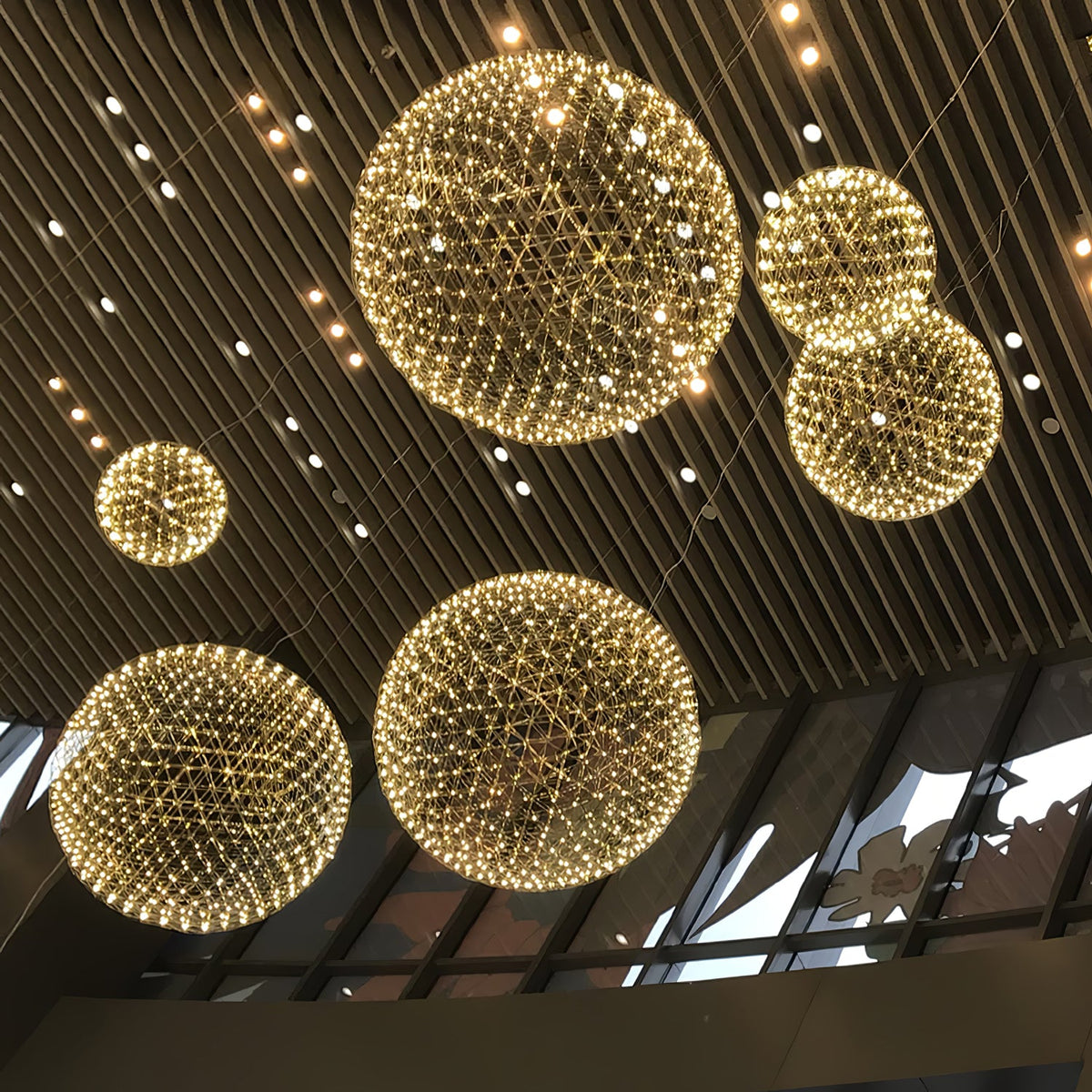 LED Pendant Lamp Silver Globe Ambient Lighting Modern Light Globe with Dimmable Light Points Transparent Crystal Globe Decorative Scandinavian Warm White Industrial Design Interior Lamp | Sansoti