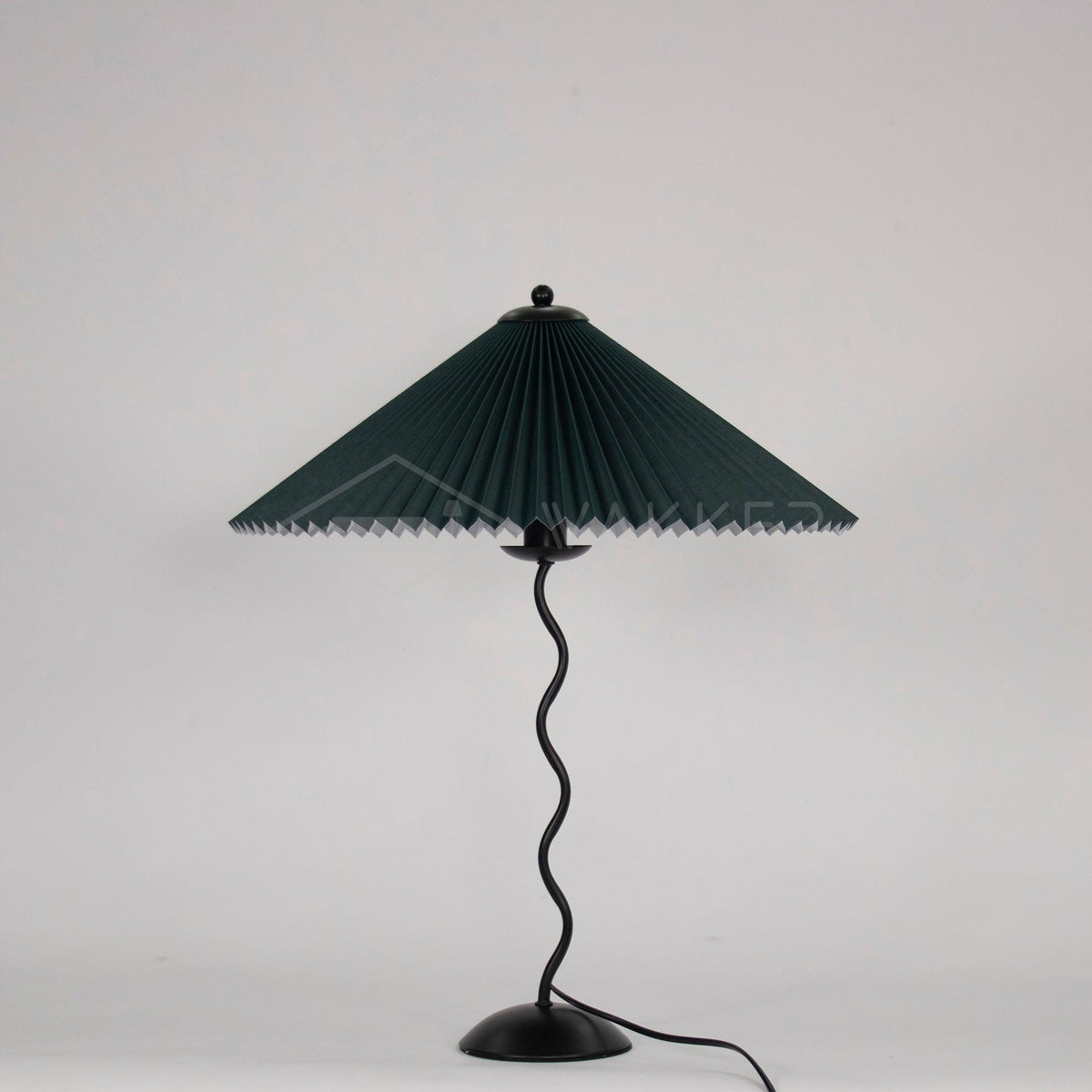 Table lamp with wavy base and pleated shade – Scandinavian accent for living room, hallway or bedroom | Black base with beige, white, dark green or black fabric shade | E14 socket | Dimmable with push button | Sansoti