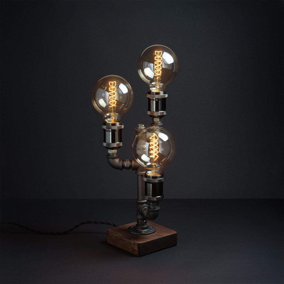 Industrielle Tischbeleuchtung aus Metall und Holz im Steampunk-Design mit Wasserrohr, E26 E27, Retro-Tischlampe fürs Wohnzimmer | Sansoti