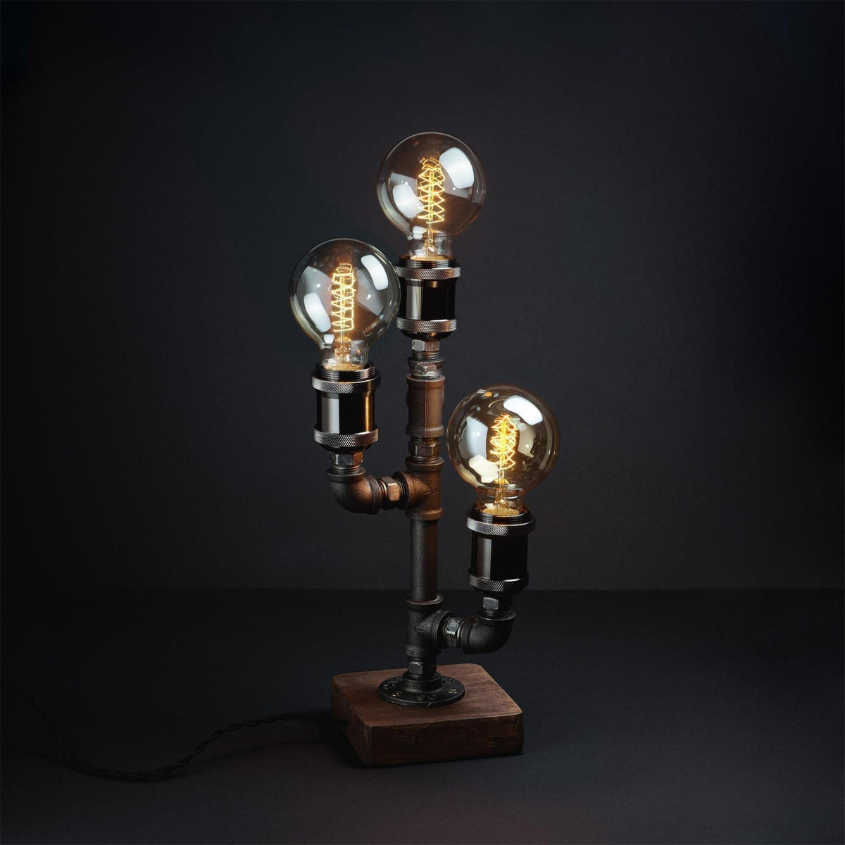 Lampe de table industrielle en métal et bois, design steampunk avec tuyau de plomberie, E26 E27, lampe de table rétro pour le salon | Sansoti