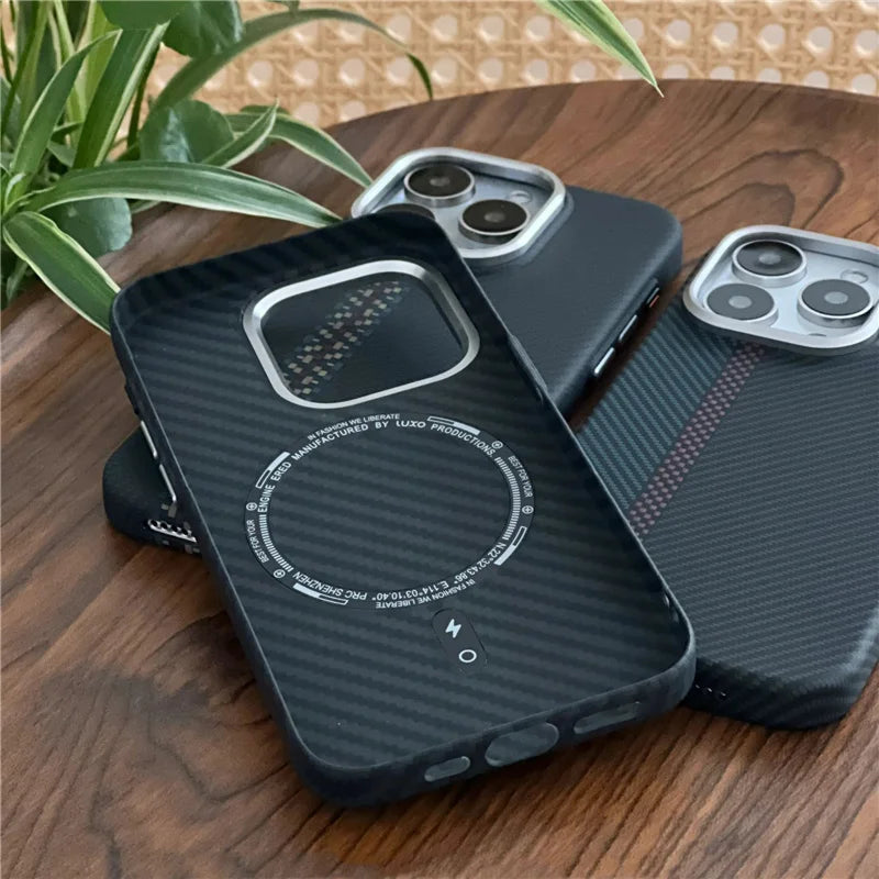 Telefonhülle mit Carbonfasertextur für iPhone 12 bis 17, stoßfestes mattes Design, Schutzhülle | Sansoti