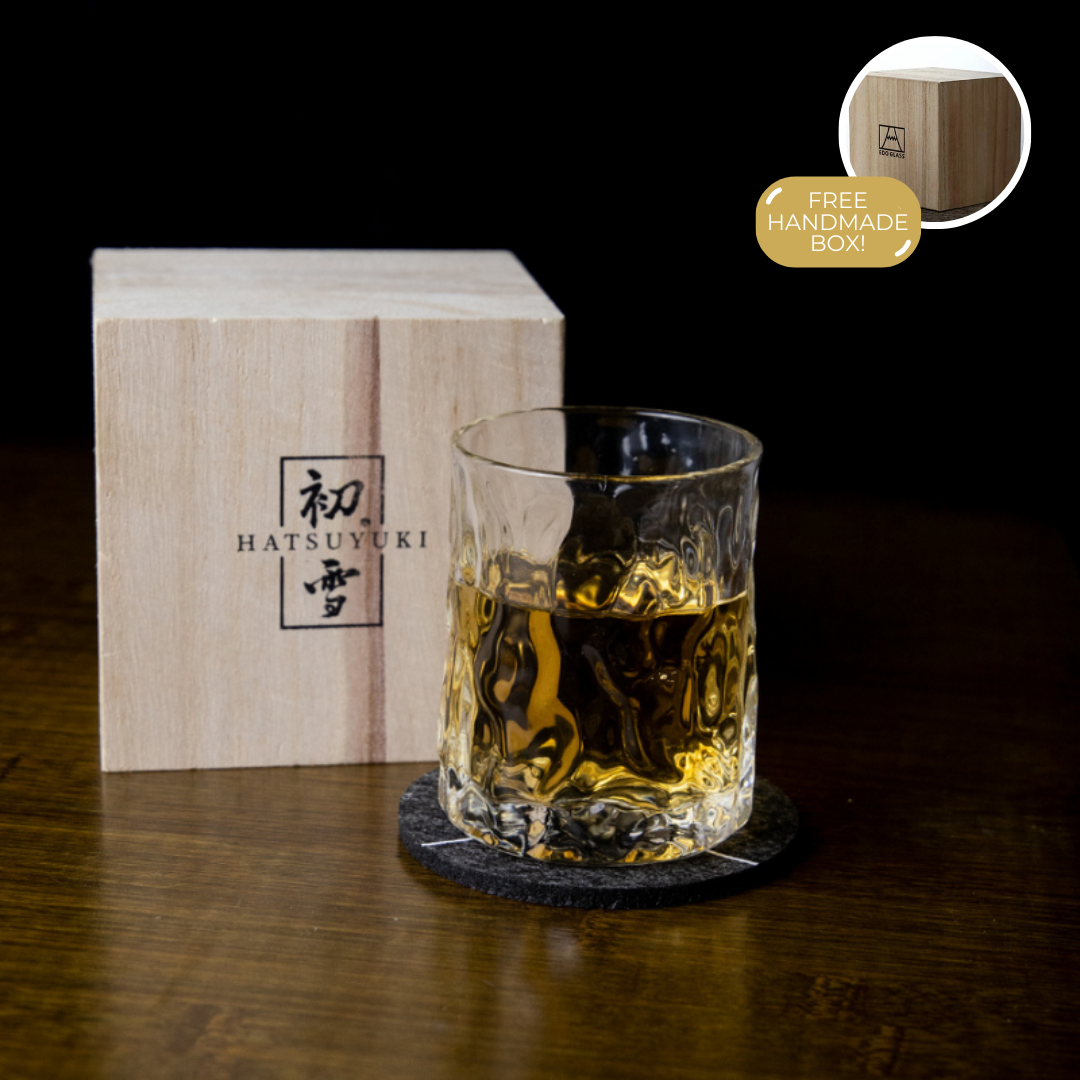 Verre à whisky fait main avec relief ondulé 210ml Verre résistant à la chaleur pour whisky cocktails spiritueux Verre à boire premium Design japonais Motif vague marine Cadeau pour amateur de whisky Emballage en bois | Sansoti