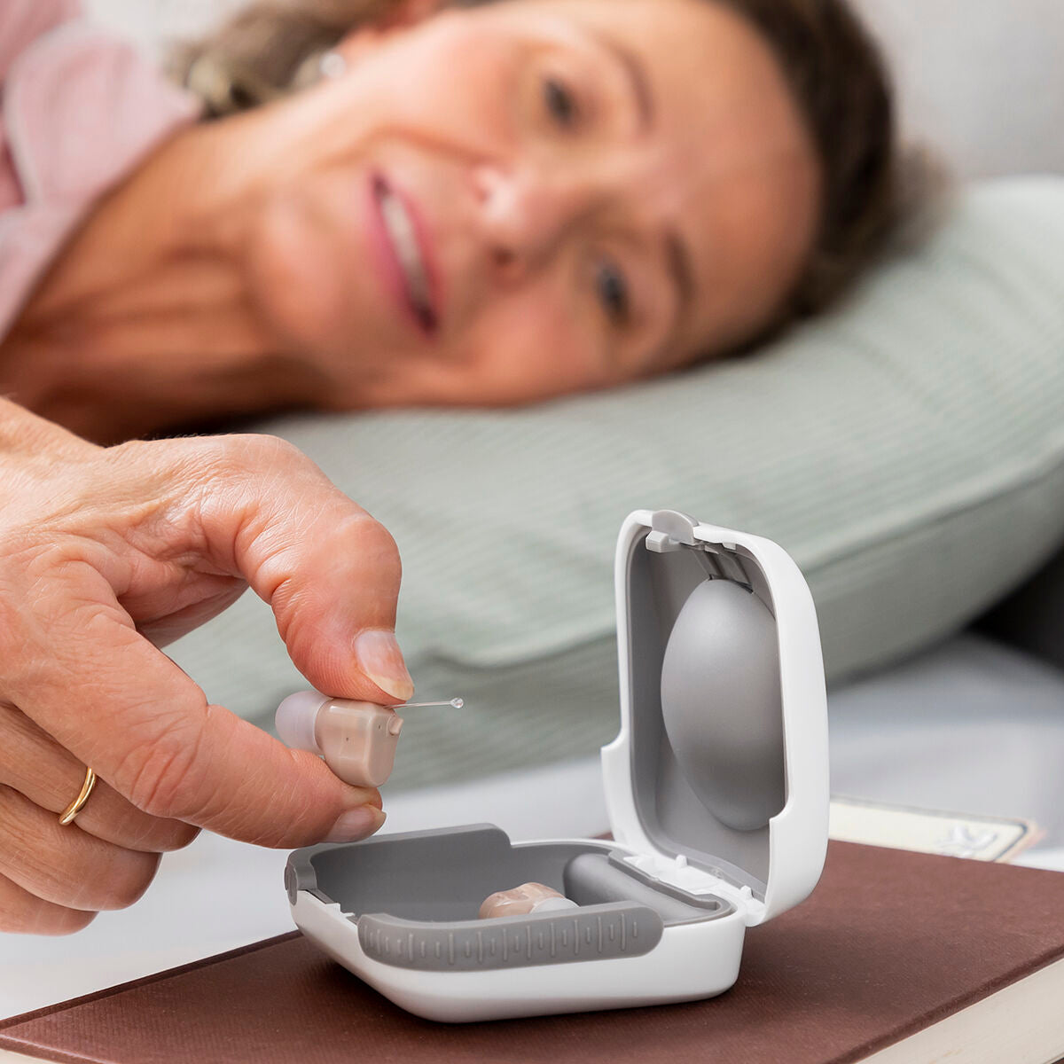 Hearing Amplifier for Seniors – Rechargeable Hearing Support Device with Comfortable Fit and Volume Control | Sansoti