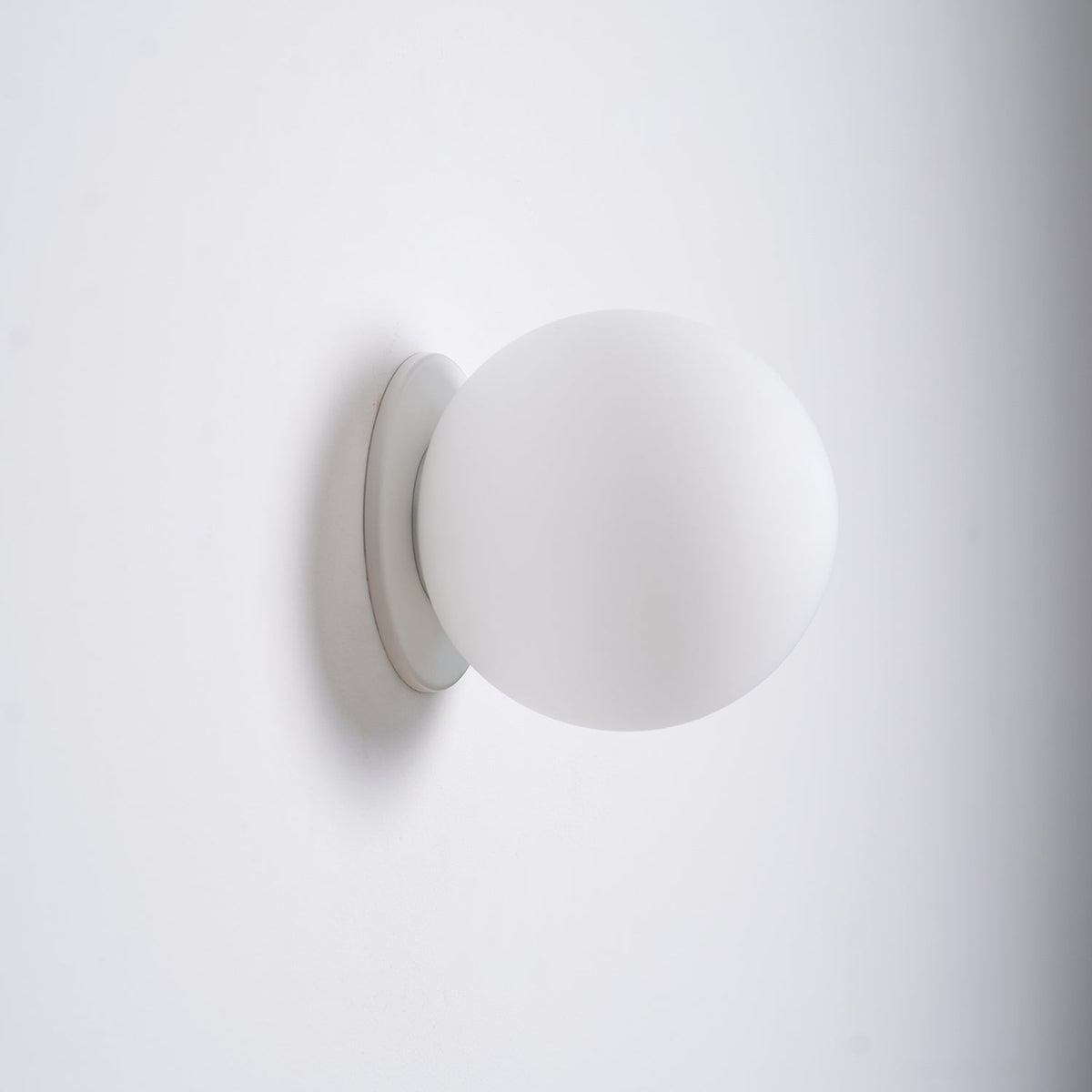 Glass Wall Lamp with Gold or Silver Socket – Modern Design for Bedroom and Living Room | Sansoti