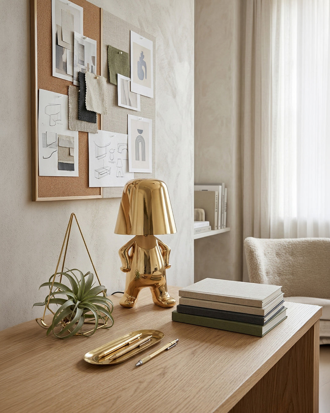 Lampe de table en métal sculpture figure lumière d’ambiance tactile dimmable LED veilleuse or argent design moderne décoratif | Sansoti