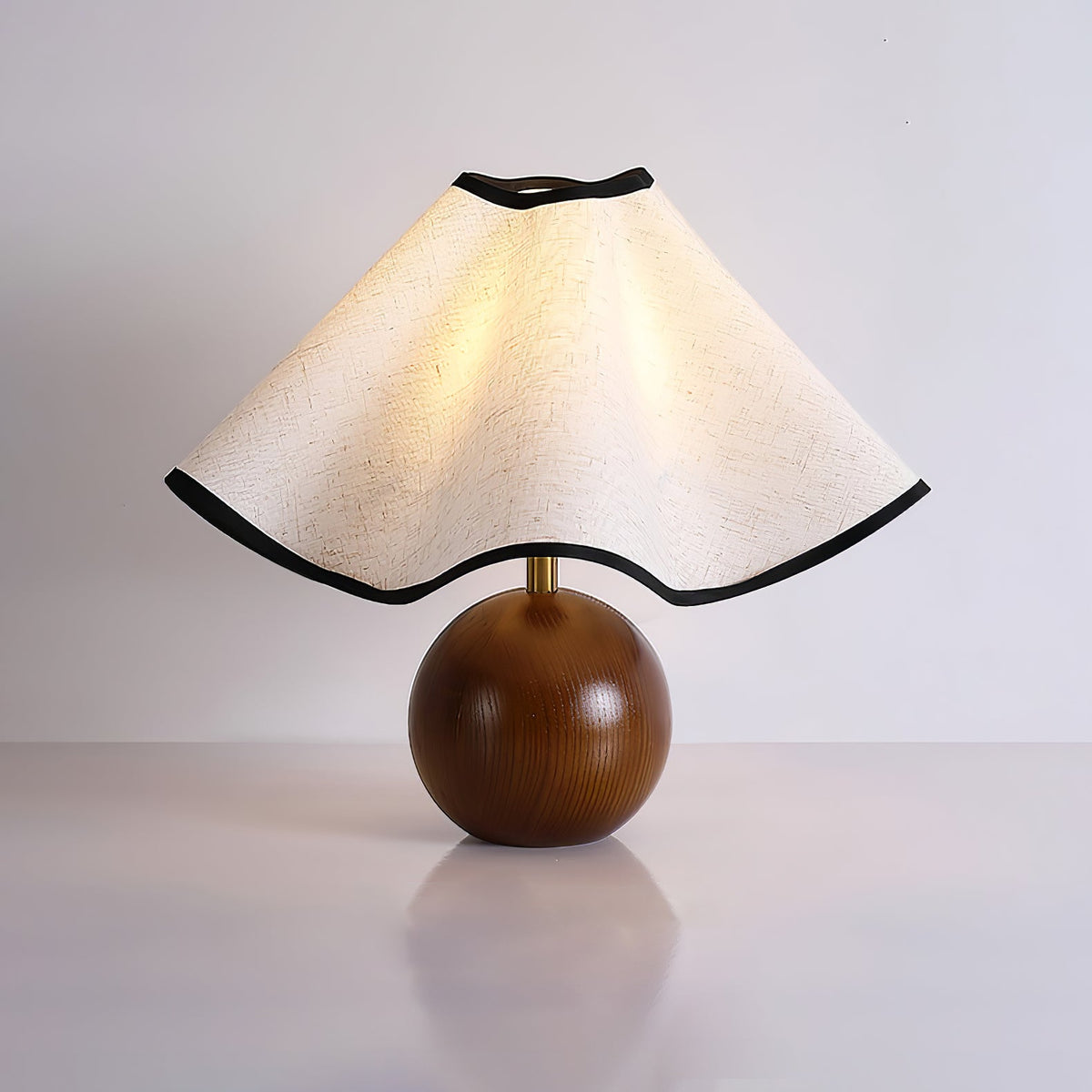 Wavecrest Tischlampe Wellenförmiger Stoffschirm mit Holzfuß ∅15″ E26/E27 Leinenbezug Beige Walnuss Schwarz Inline-Schalter 59″ Kabel Organisches Wellen-Design Sansoti