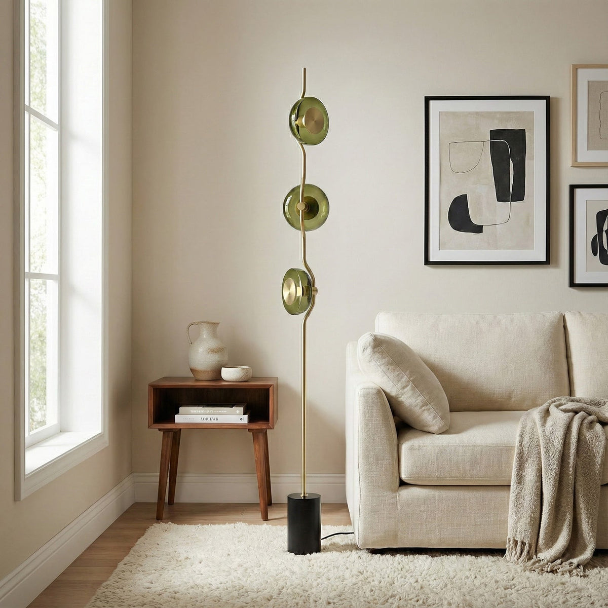 Stehlampe mit grünem Glas und integrierter LED | 180 cm hoch | moderne Stehleuchte mit Skulptur | Sansoti