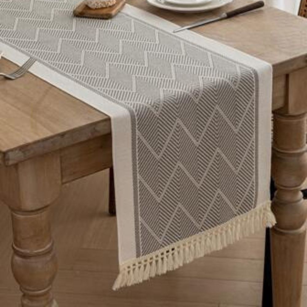 Woven Table Runner with Zigzag Pattern – Natural Table Decoration for Dining & Living Area | Sansoti