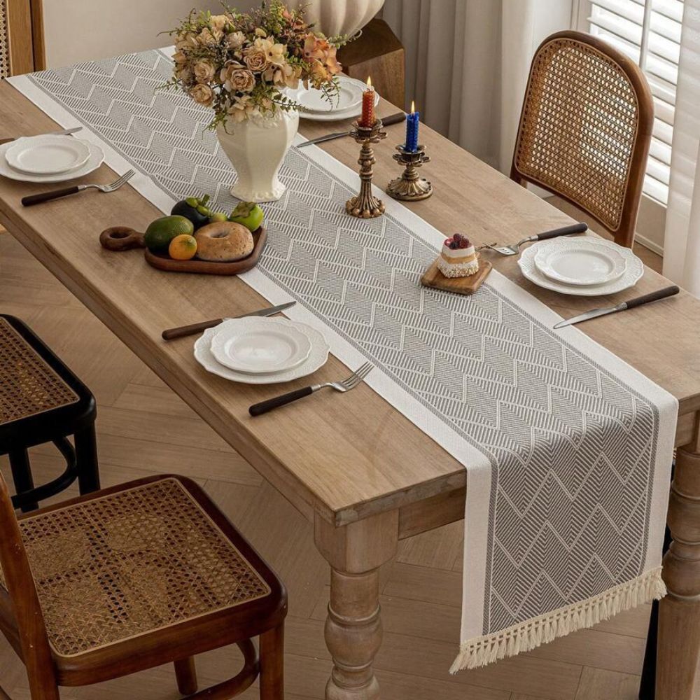 Woven Table Runner with Zigzag Pattern – Natural Table Decoration for Dining & Living Area | Sansoti