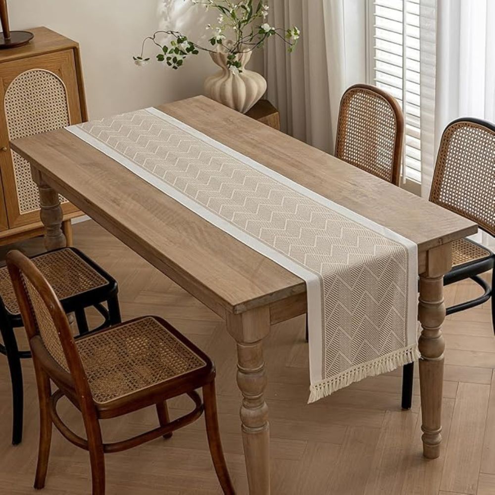 Woven Table Runner with Zigzag Pattern – Natural Table Decoration for Dining & Living Area | Sansoti