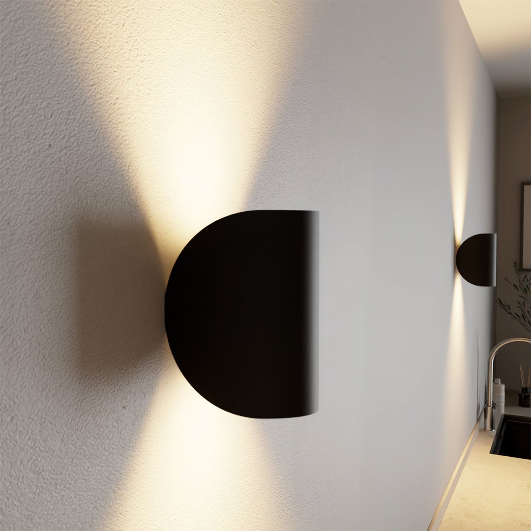 Draaibare LED-wandlamp met verstelbare metalen reflector voor modern interieur | Sansoti