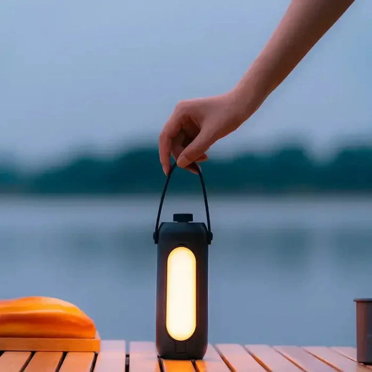 Lampe LED portable rechargeable avec mode lampe de poche intérieur et extérieur dimmable 30-720 lumens 1800-7000K USB 10000mAh éclairage camping | Sansoti