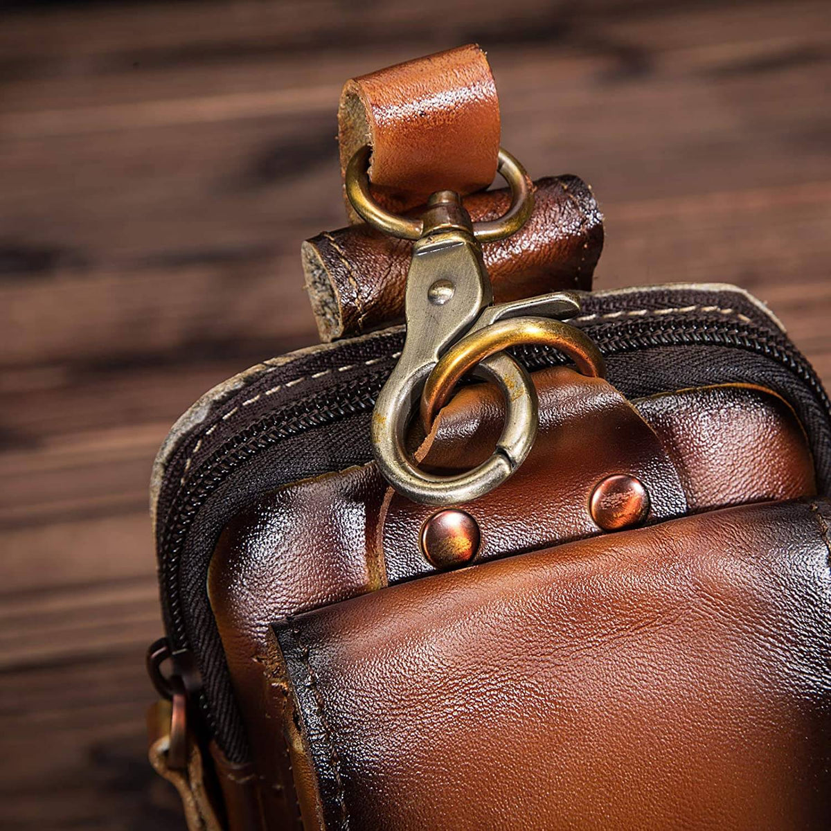 Herren-Ledergürteltasche – Vintage-Bauchtasche aus echtem Leder mit verstellbarem Riemen – braune Crossbody-Tasche für den täglichen Gebrauch | Sansoti