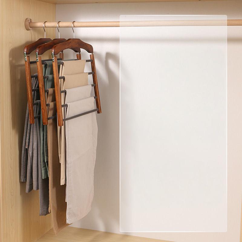 Drewniane wieszaki na ubrania z orzecha i naturalnego drewna – klasyczne, z metalowym haczykiem – 38x38x12cm | Sansoti