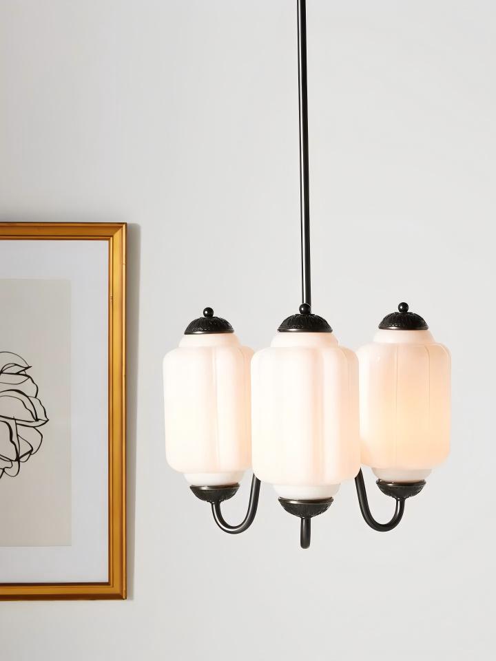 Milchglas Kronleuchter Vintage Finish Zeitlose Eleganz Klassische Beleuchtung für Esszimmer Wohnzimmer | Sansoti