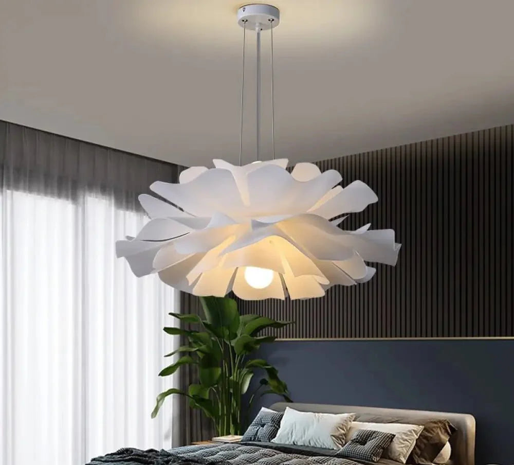 Skulpturaler, blumenförmiger LED-Kronleuchter mit sanfter Lichtverteilung | Sansoti
